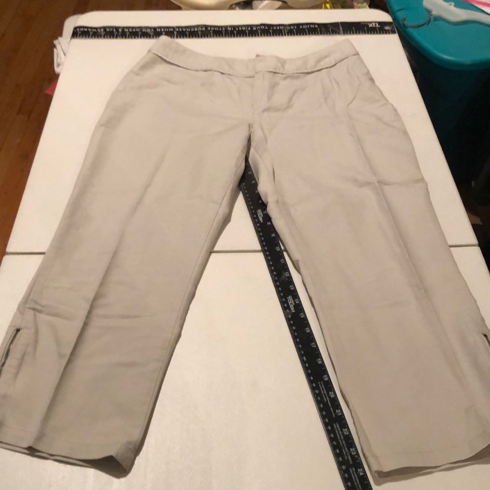 Coldwater Creek size 12 gray pants  lightweight cropped at ankle with zipper